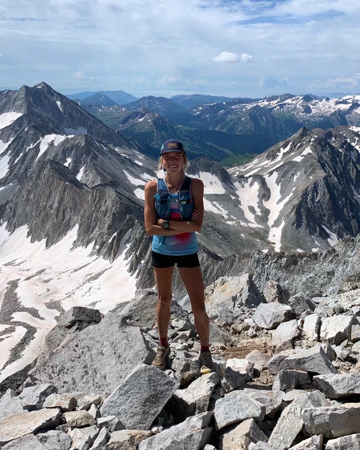 Colorado athlete becomes first woman to set self-supported summer fourteeners speed record - Vimarsana News
